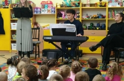 565124731_1377864934347368_615986972585668625_n